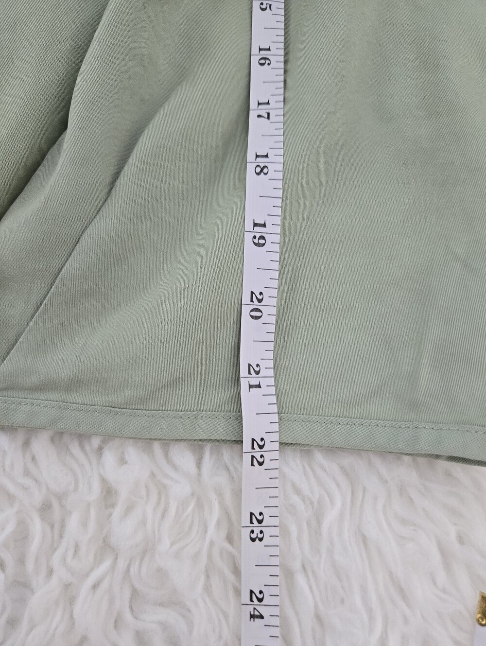 KUT from the Kloth cuffed sleeves sage green short-sleeve button-up top. Size XL - Picture 6 of 8